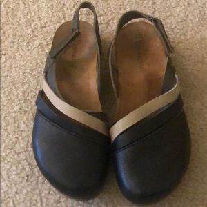 El Naturalista, flats, black, size 8.5